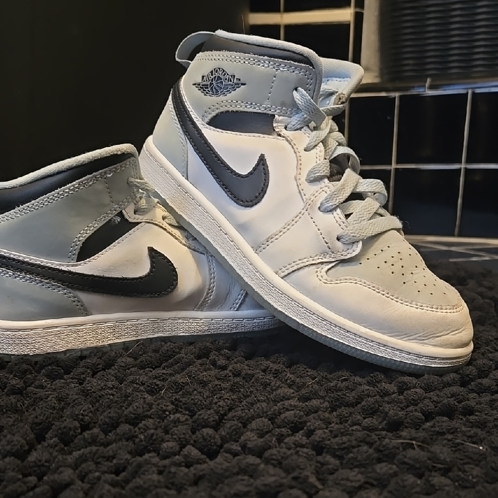 Nike Air Jordan Mid